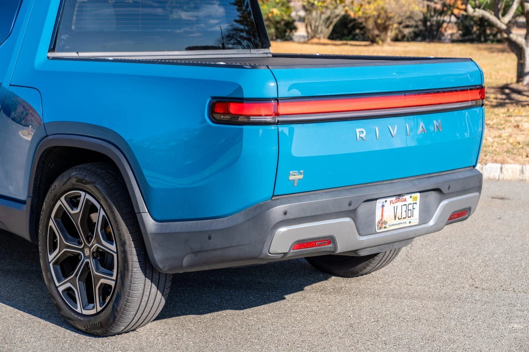 2022 Rivian R1T - Image 18 of 31