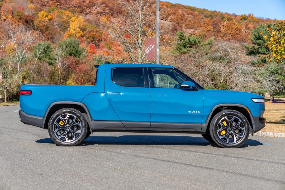 2022 Rivian R1T - Image 5 of 31