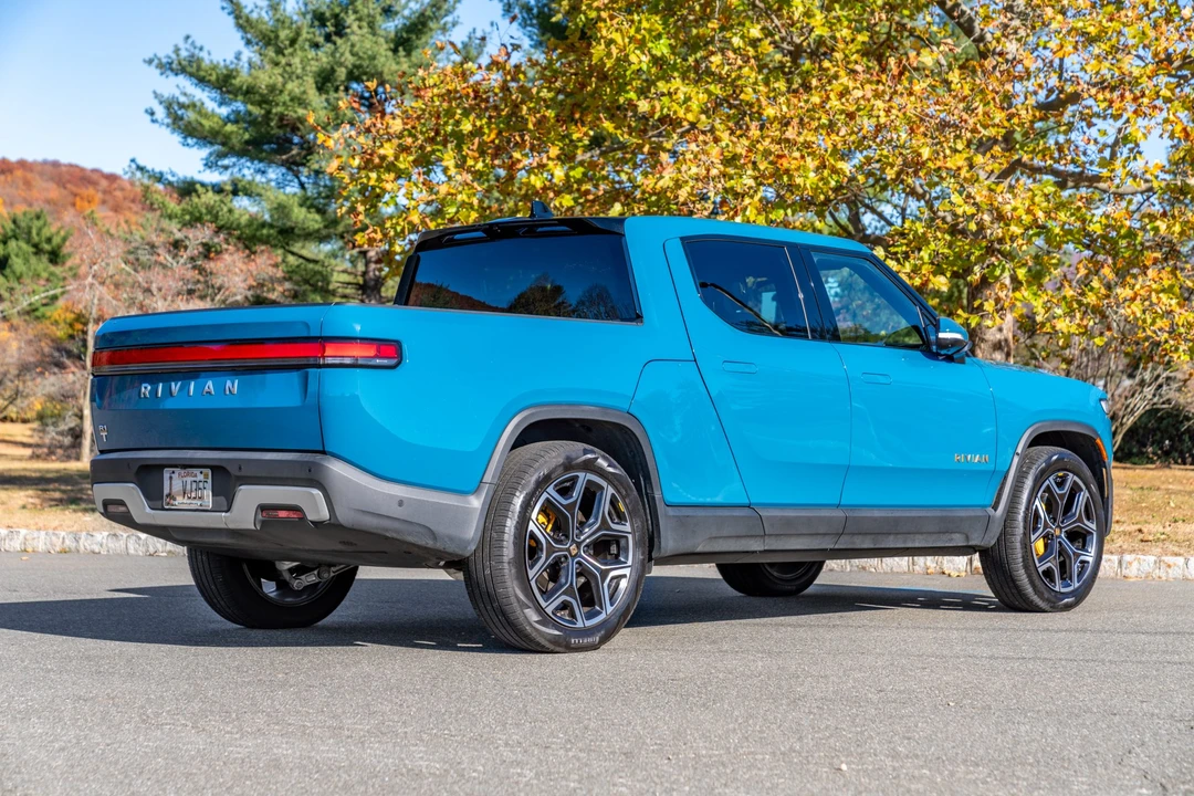 2022 Rivian R1T - Image 6 of 31