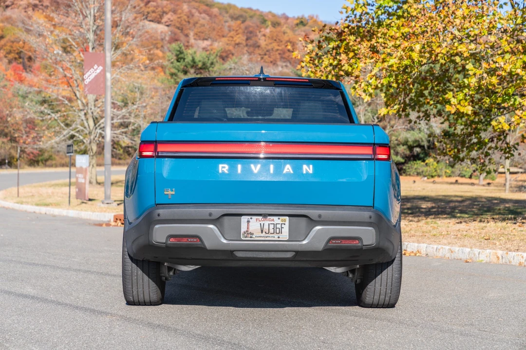 2022 Rivian R1T - Image 14 of 31