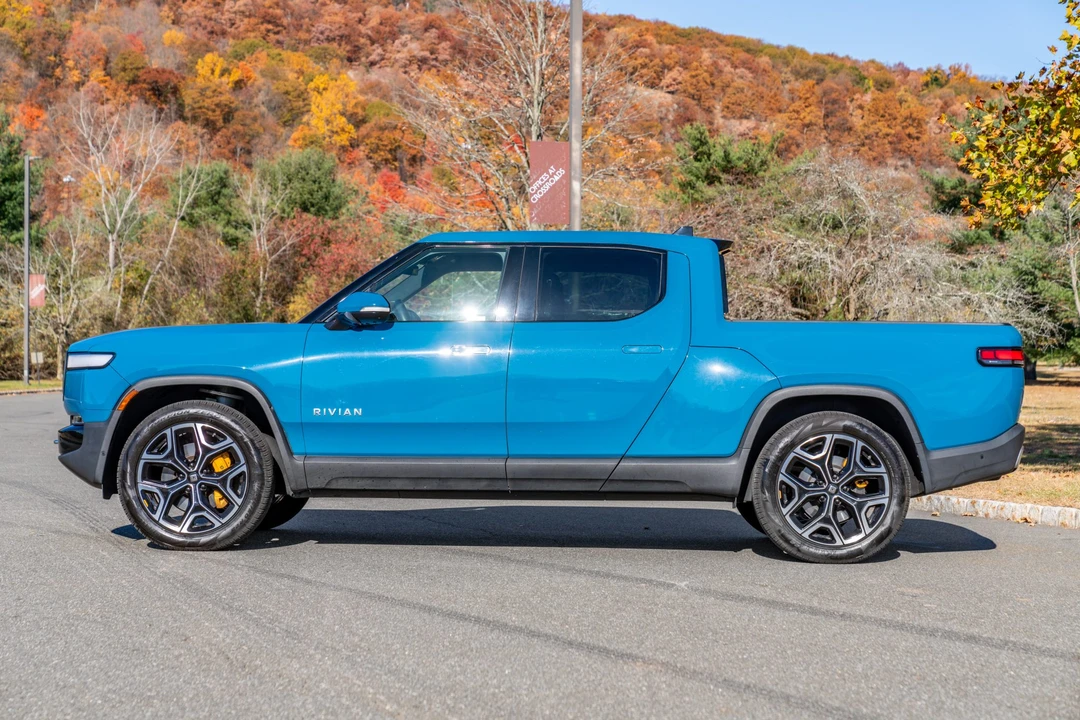 2022 Rivian R1T - Image 9 of 31