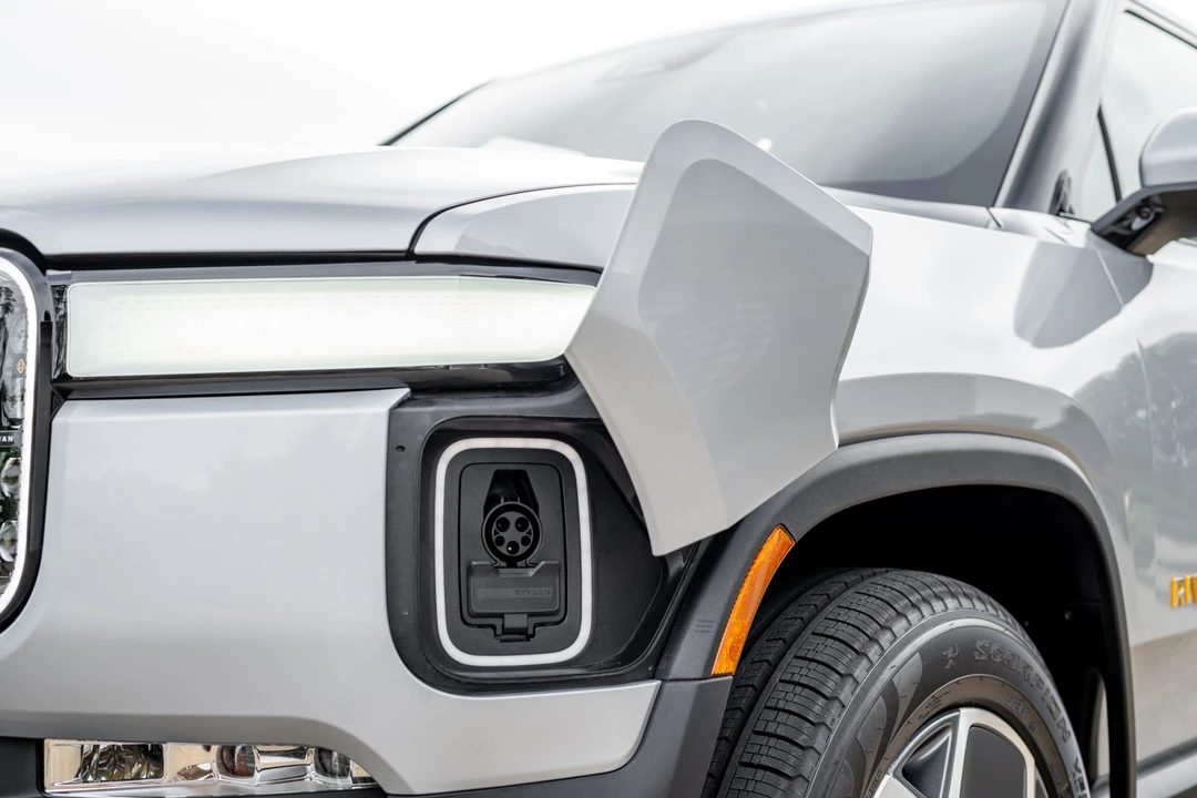 2022 Rivian R1T - Image 31 of 31