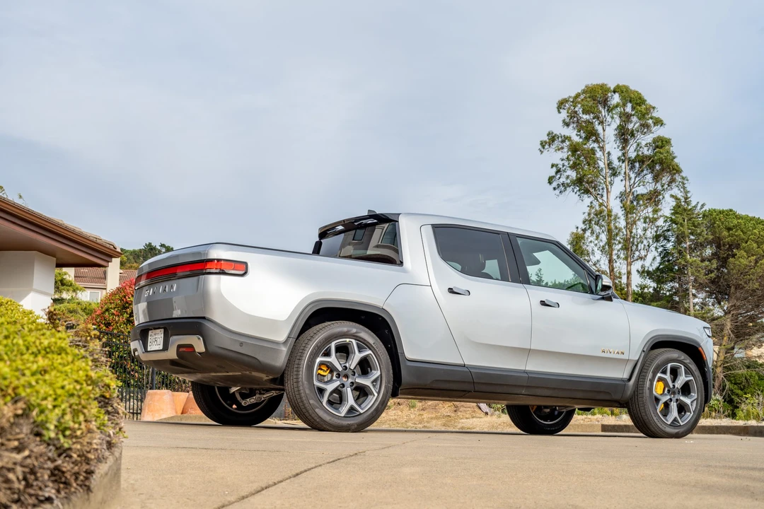 2022 Rivian R1T - Image 16 of 31