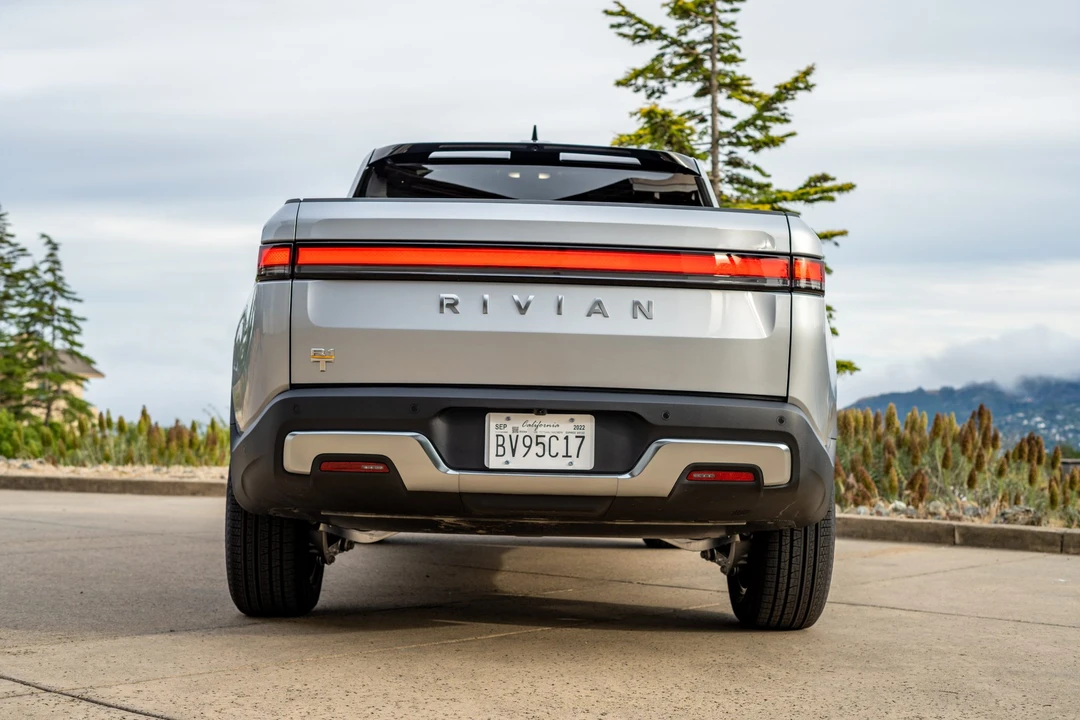 2022 Rivian R1T - Image 11 of 31