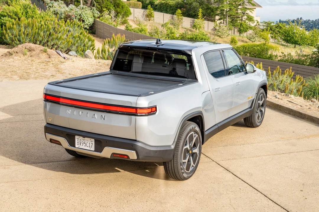 2022 Rivian R1T - Image 14 of 31