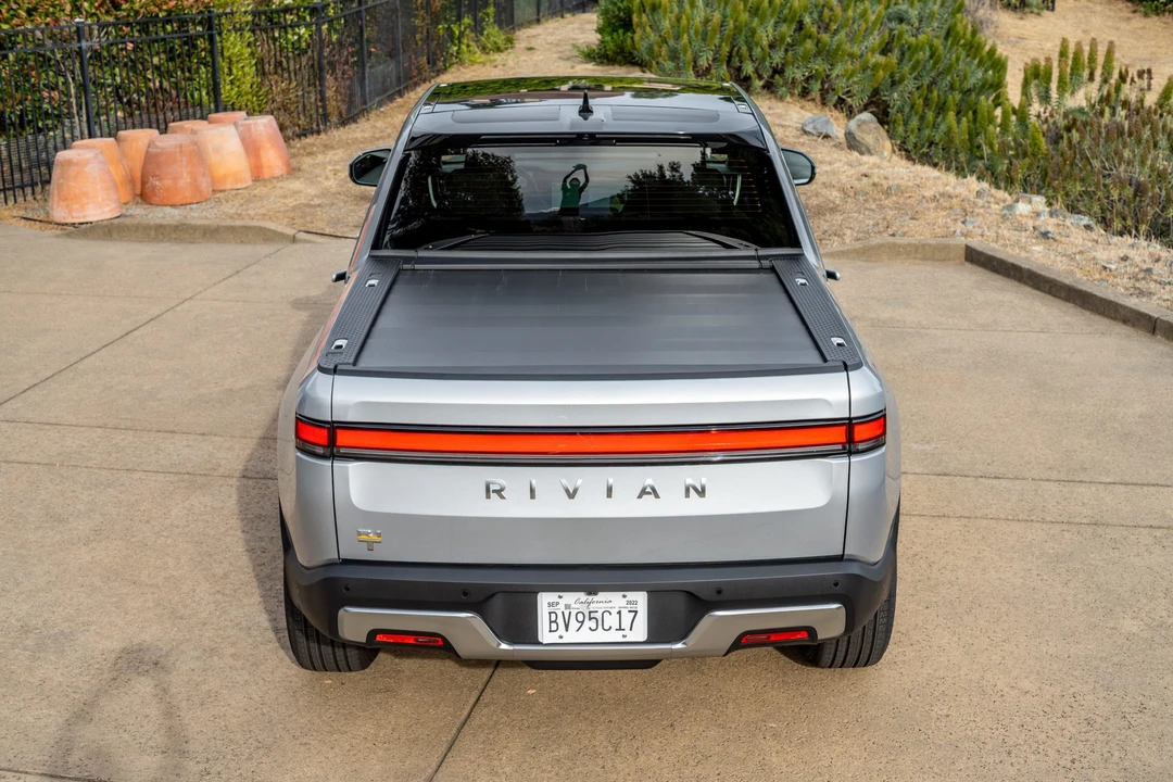 2022 Rivian R1T - Image 12 of 31