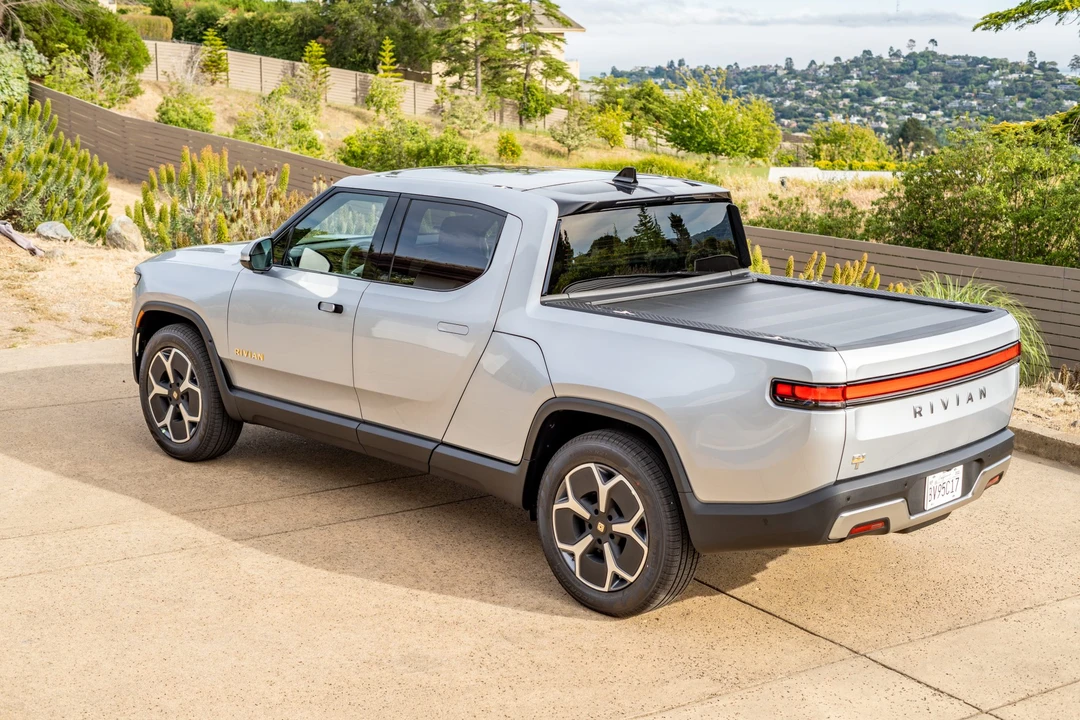 2022 Rivian R1T - Image 8 of 31