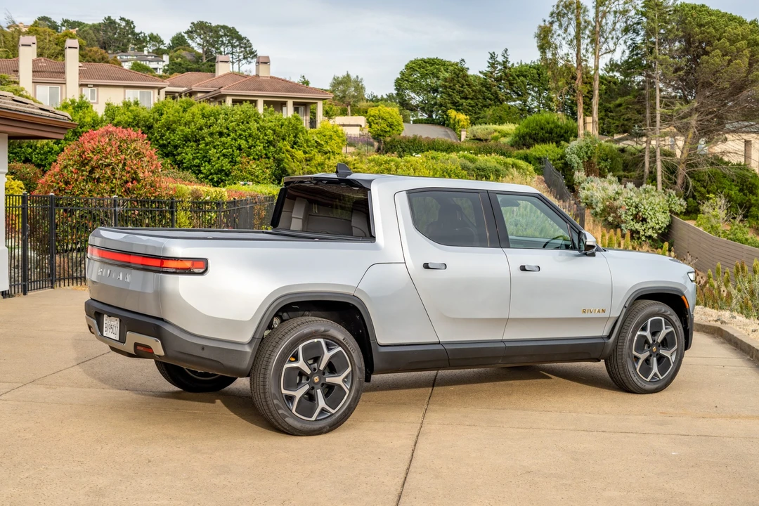 2022 Rivian R1T - Image 19 of 31