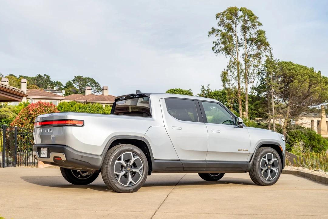 2022 Rivian R1T - Image 15 of 31