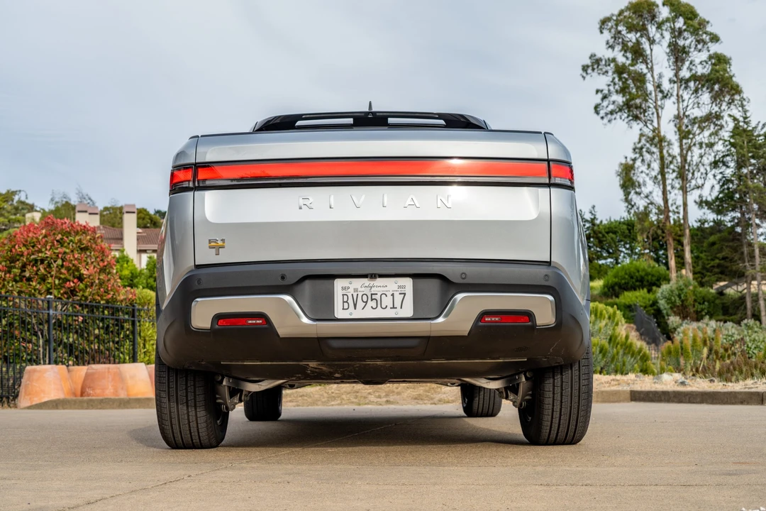 2022 Rivian R1T - Image 10 of 31