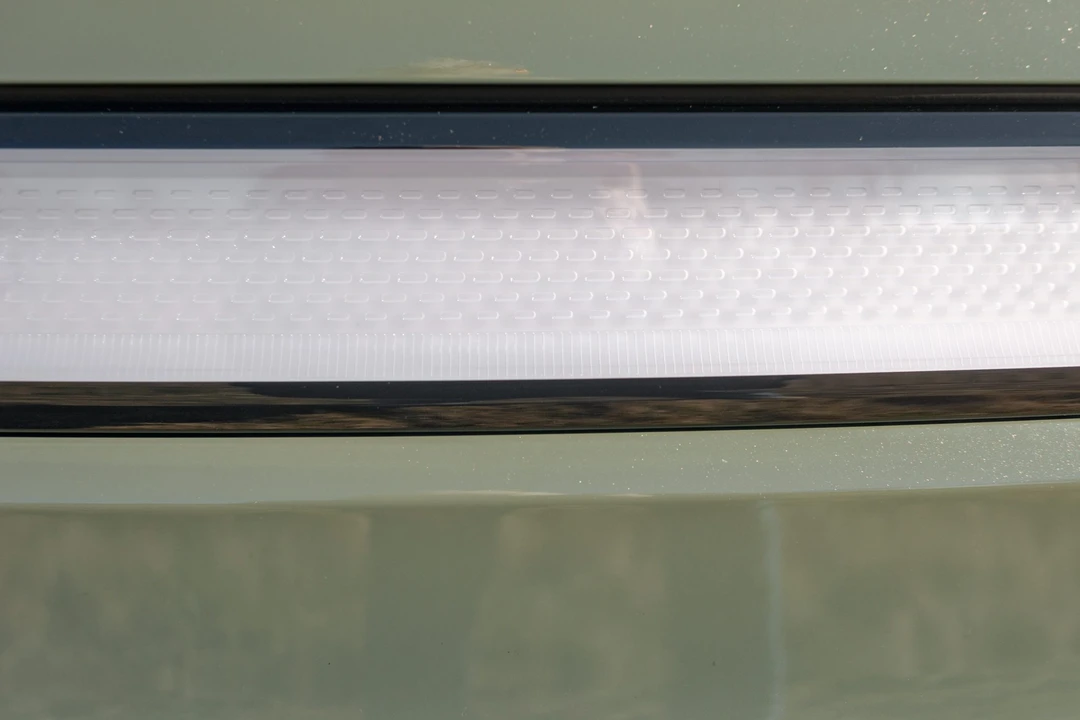 2022 Rivian R1T - Image 18 of 31