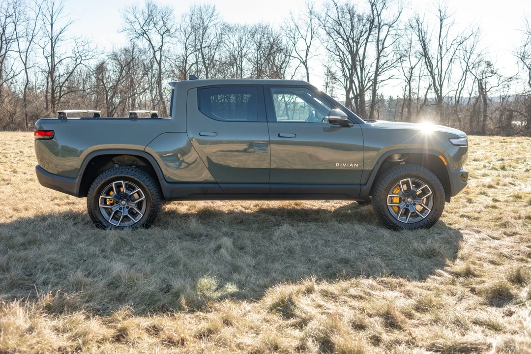 2022 Rivian R1T - Image 7 of 31