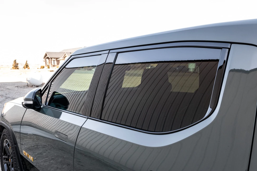 2022 Rivian R1T - Image 17 of 31