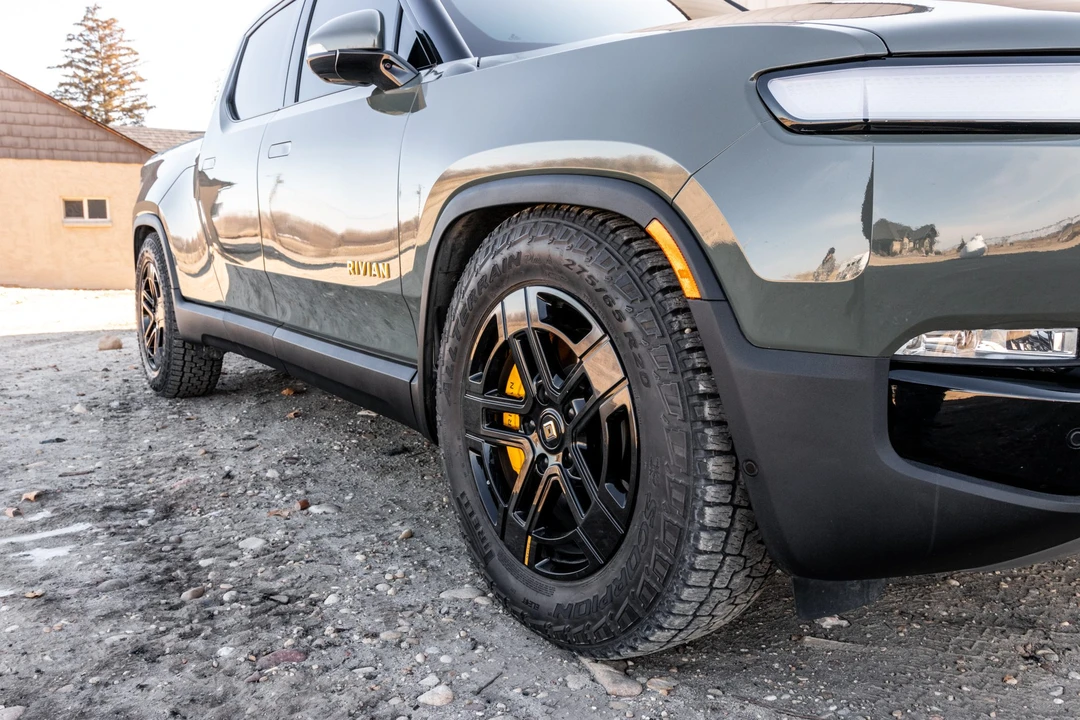 2022 Rivian R1T - Image 30 of 31