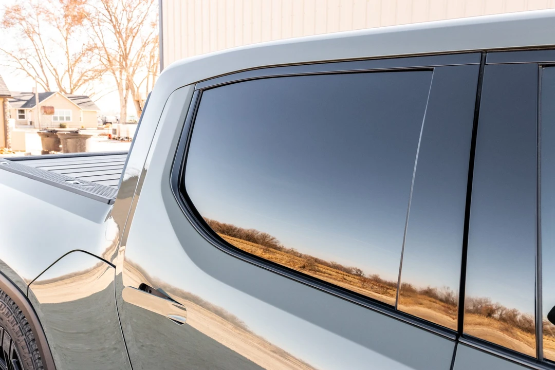 2022 Rivian R1T - Image 27 of 31