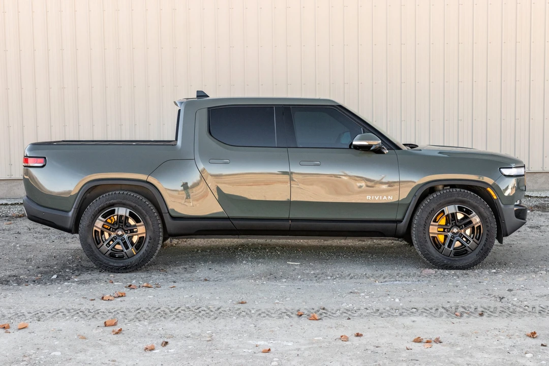 2022 Rivian R1T - Image 8 of 31