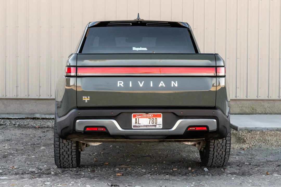 2022 Rivian R1T - Image 6 of 31