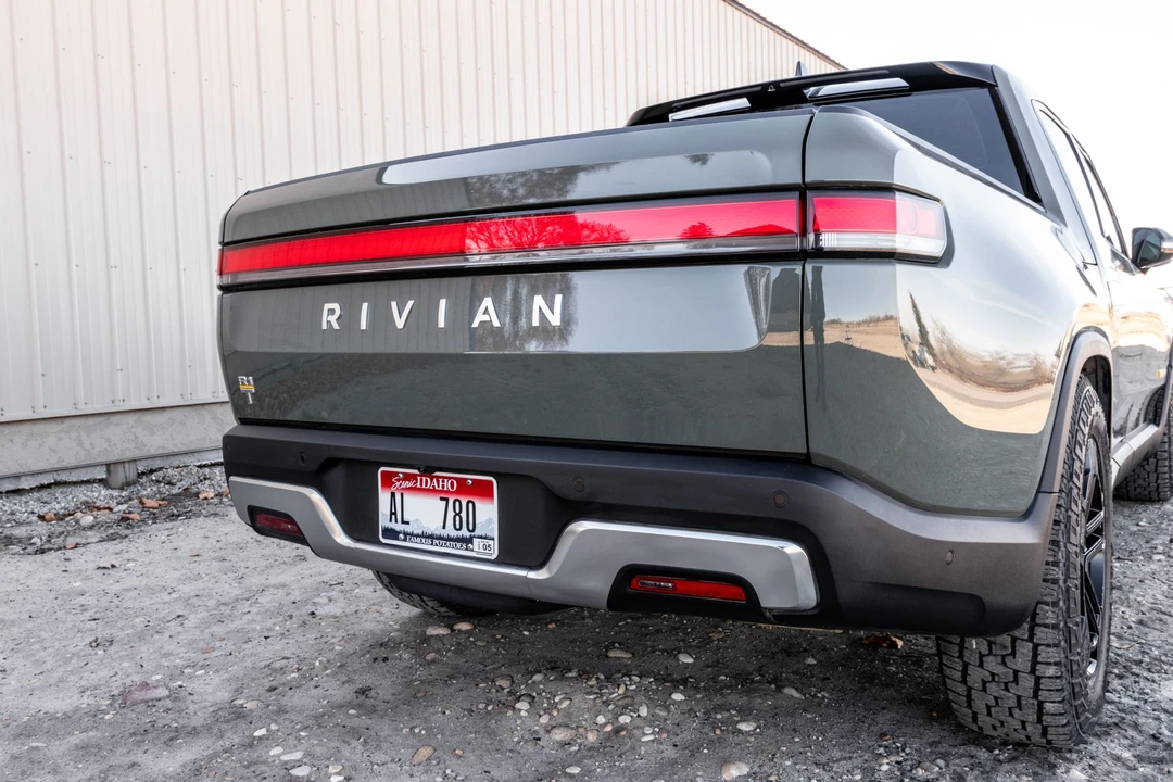 2022 Rivian R1T - Image 24 of 31