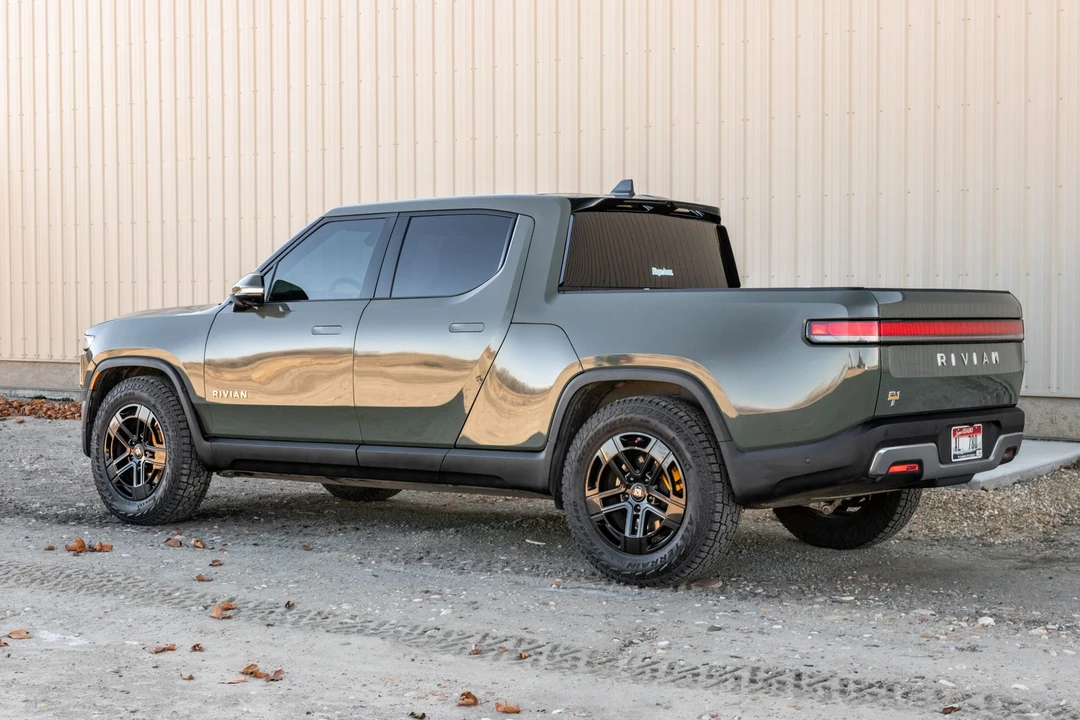 2022 Rivian R1T - Image 4 of 31