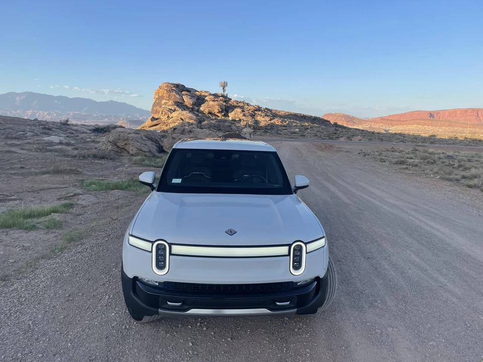 2022 Rivian R1T - Image 27 of 31
