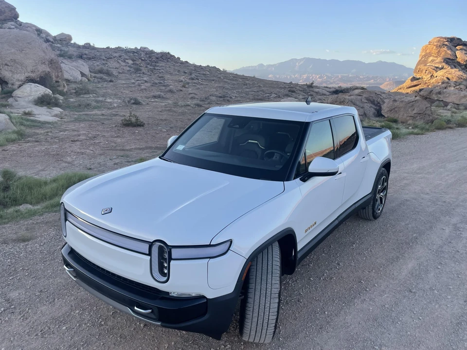 2022 Rivian R1T - Image 6 of 31