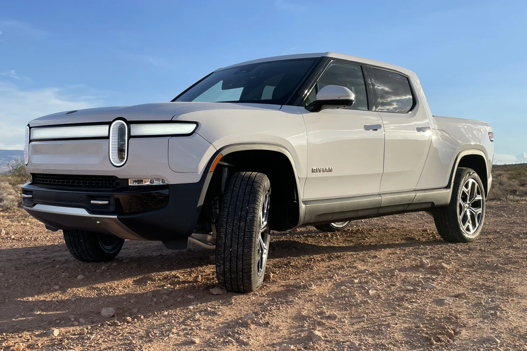 2022 Rivian R1T - Image 3 of 31