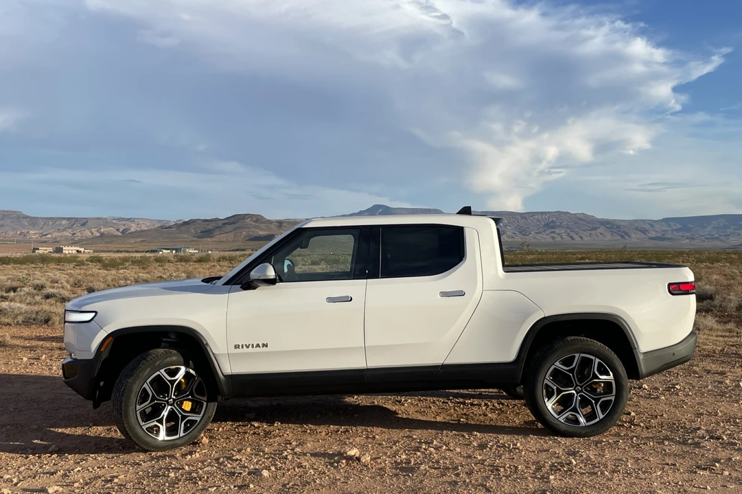 2022 Rivian R1T - Image 12 of 31