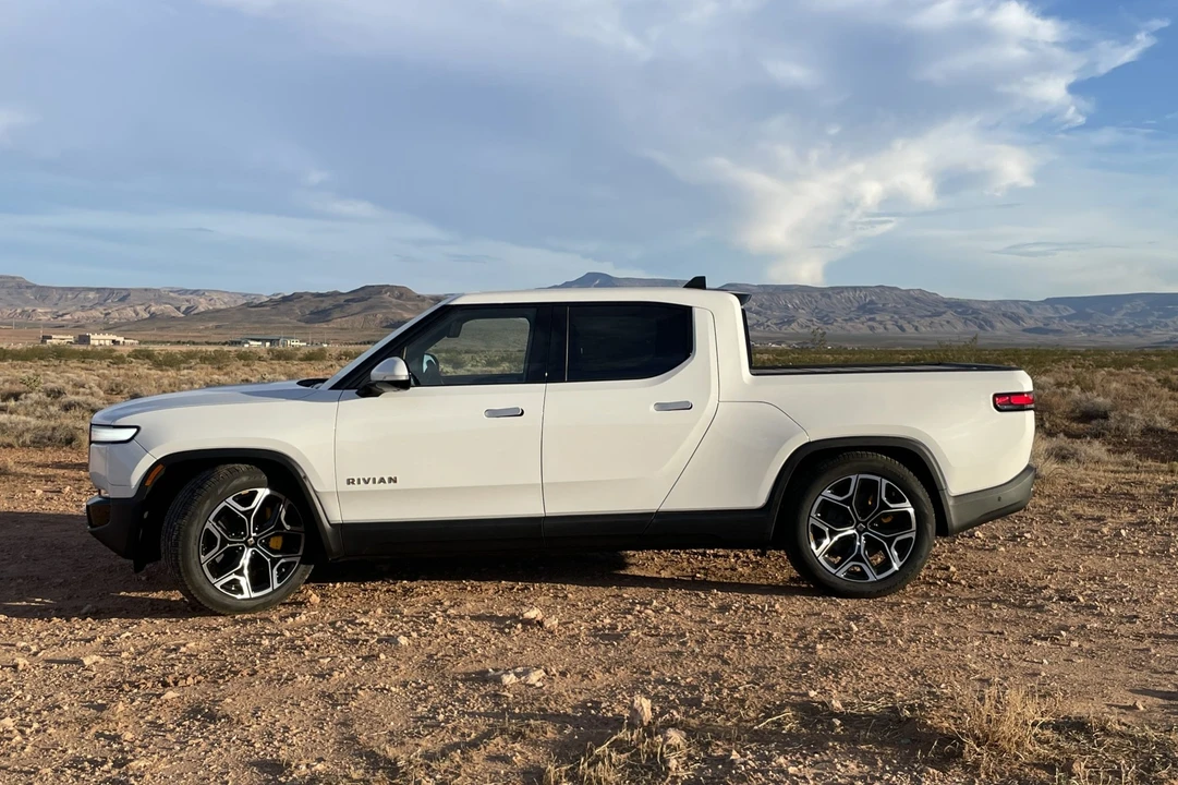 2022 Rivian R1T - Image 11 of 31