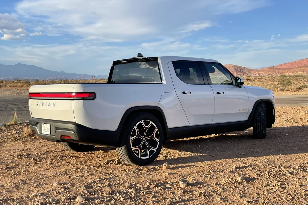 2022 Rivian R1T - Image 22 of 31