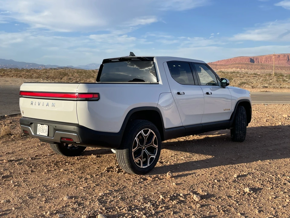 2022 Rivian R1T - Image 21 of 31