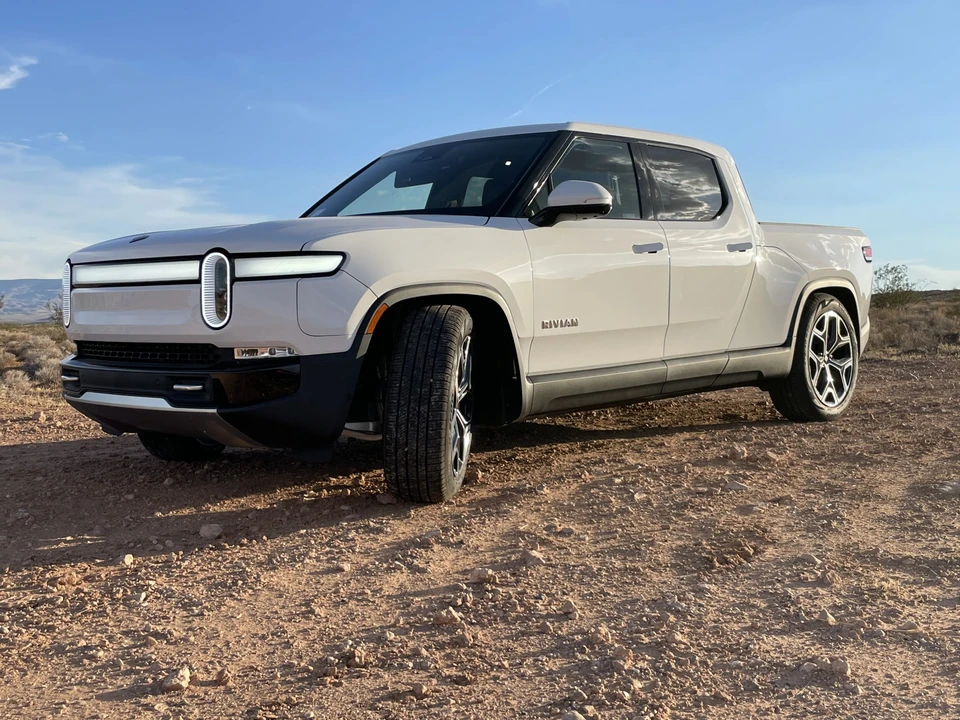 2022 Rivian R1T - Image 8 of 31