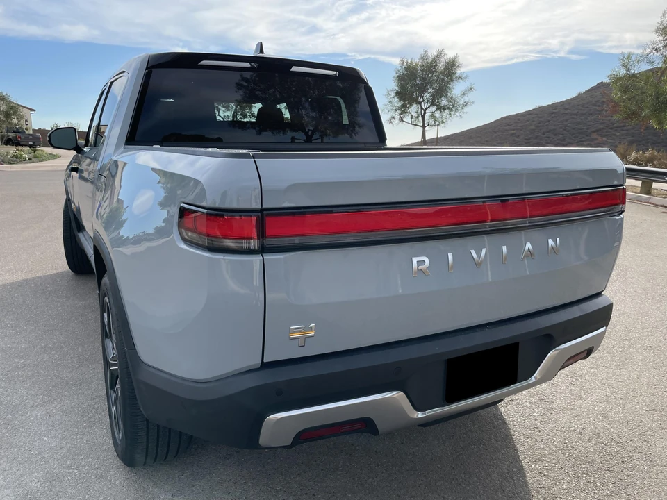 2022 Rivian R1T - Image 10 of 31