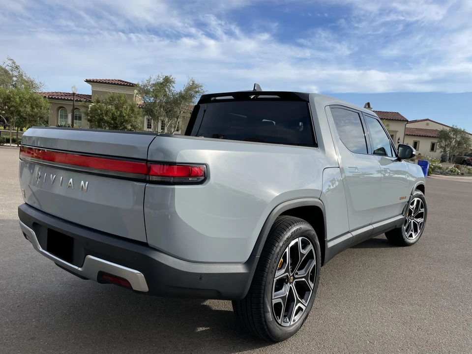 2022 Rivian R1T - Image 6 of 31