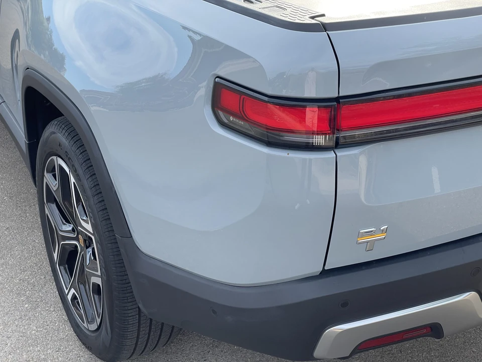 2022 Rivian R1T - Image 20 of 31