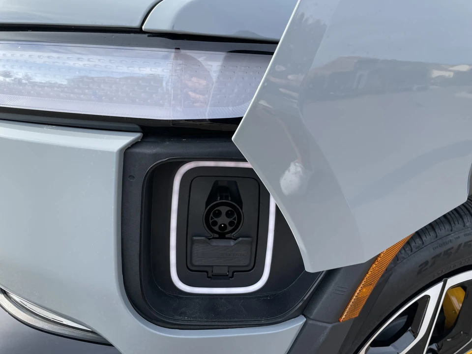 2022 Rivian R1T - Image 29 of 31