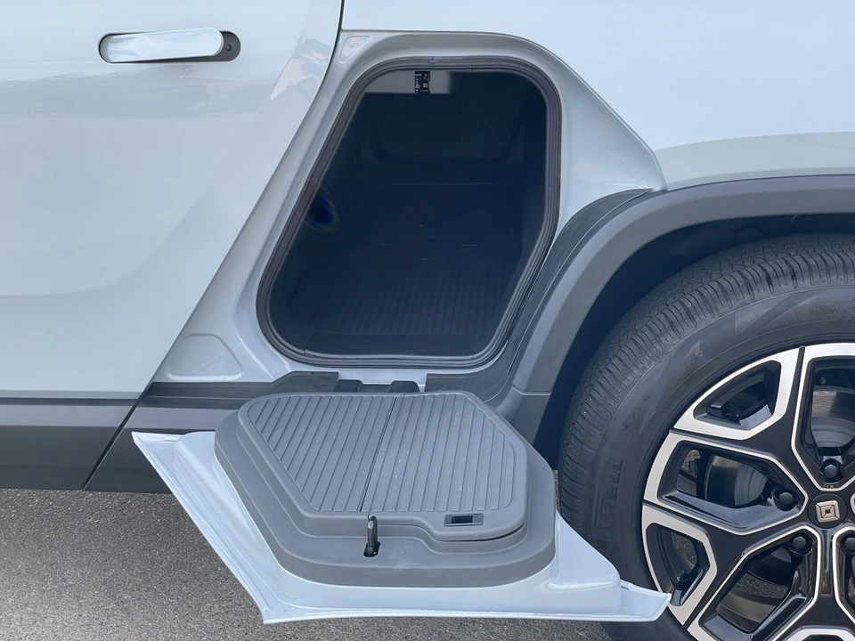 2022 Rivian R1T - Image 11 of 31