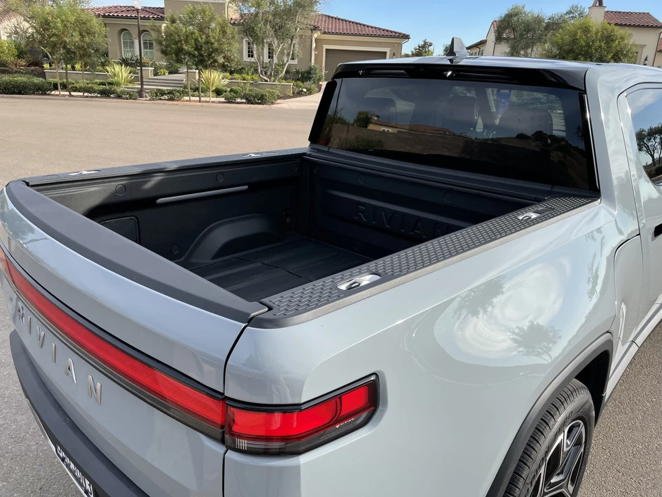 2022 Rivian R1T - Image 16 of 31