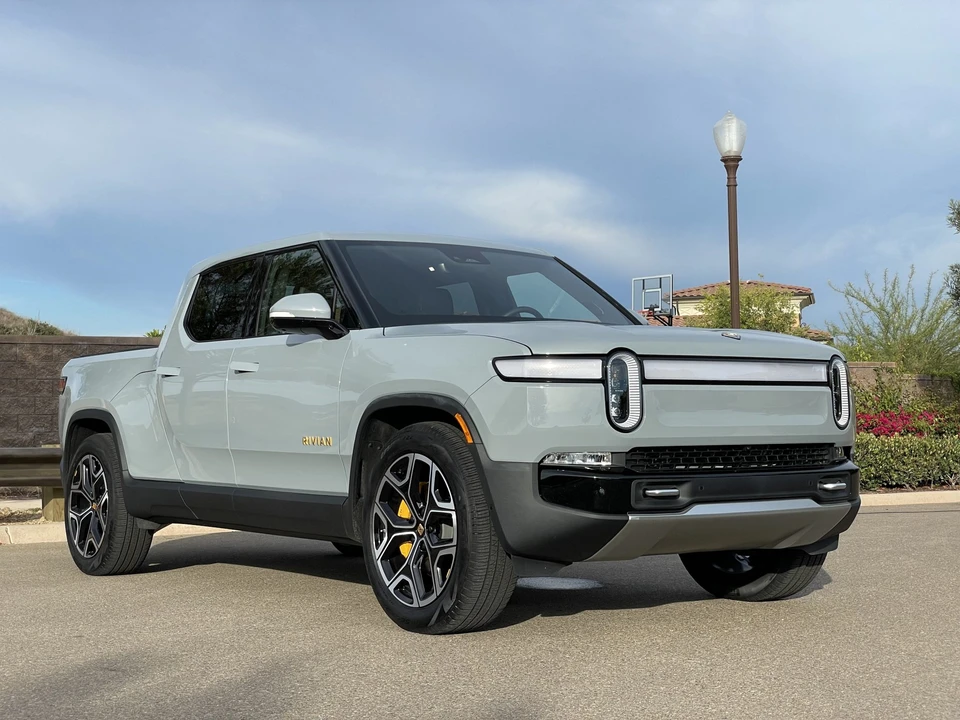 2022 Rivian R1T - Image 5 of 31