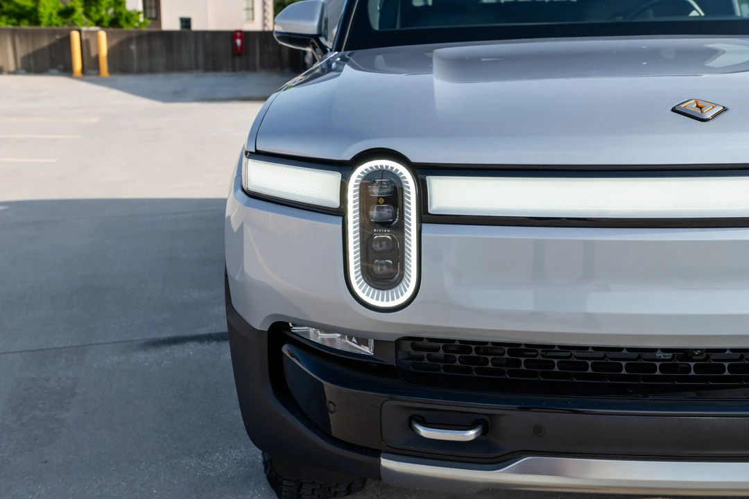 2022 Rivian R1T - Image 12 of 31