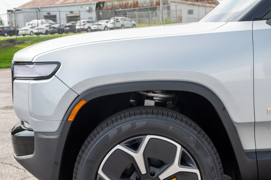 2022 Rivian R1T - Image 19 of 31