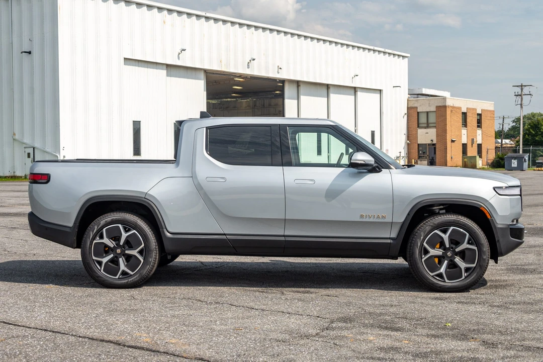 2022 Rivian R1T - Image 3 of 31