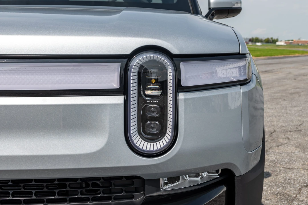 2022 Rivian R1T - Image 15 of 31