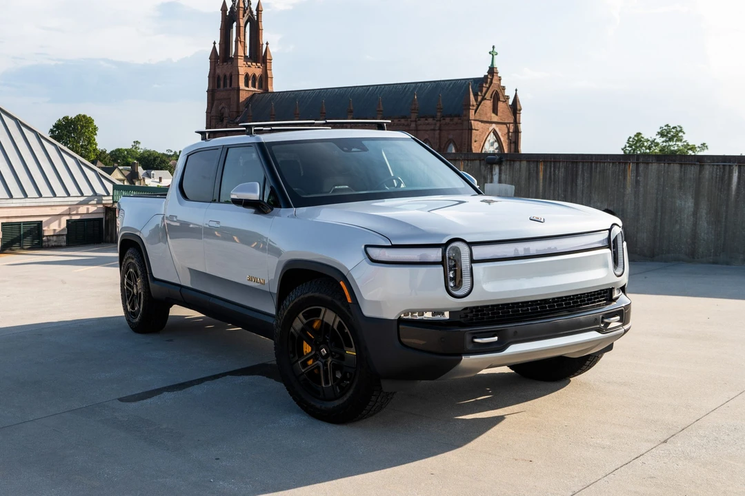 2022 Rivian R1T - Image 9 of 31
