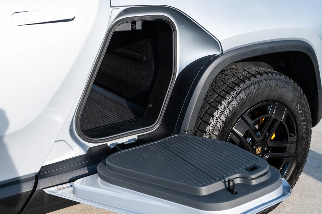 2022 Rivian R1T - Image 31 of 31