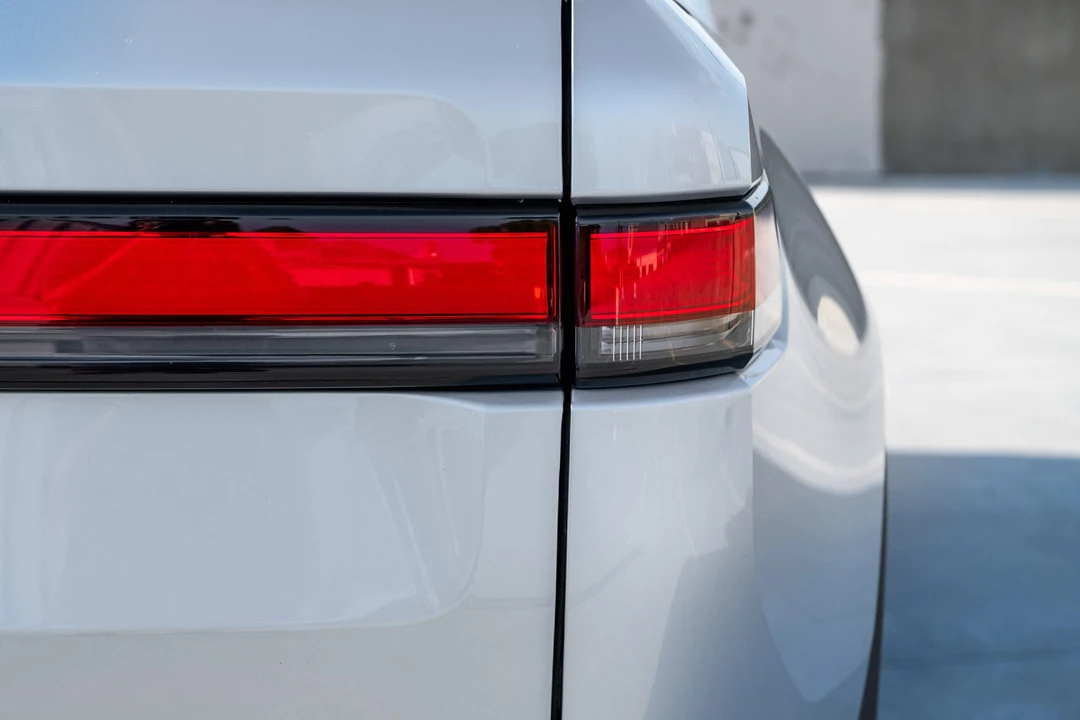 2022 Rivian R1T - Image 30 of 31