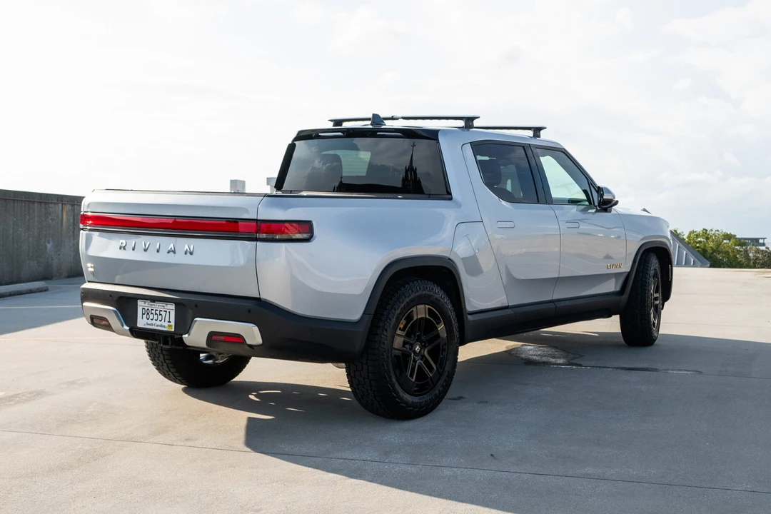 2022 Rivian R1T - Image 7 of 31