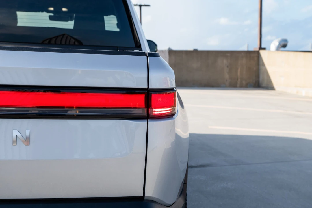 2022 Rivian R1T - Image 28 of 31