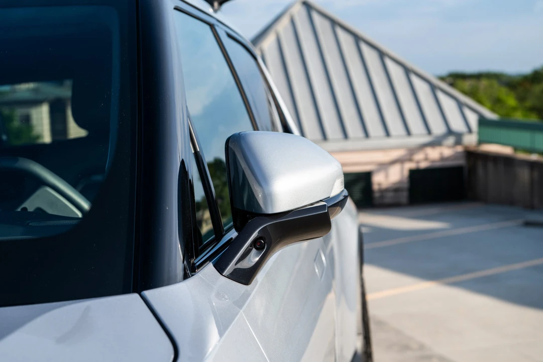 2022 Rivian R1T - Image 15 of 31