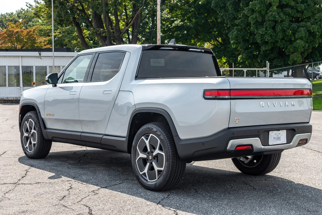 2022 Rivian R1T - Image 6 of 31