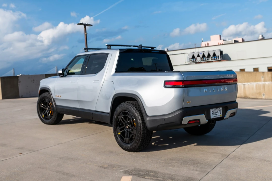 2022 Rivian R1T - Image 4 of 31